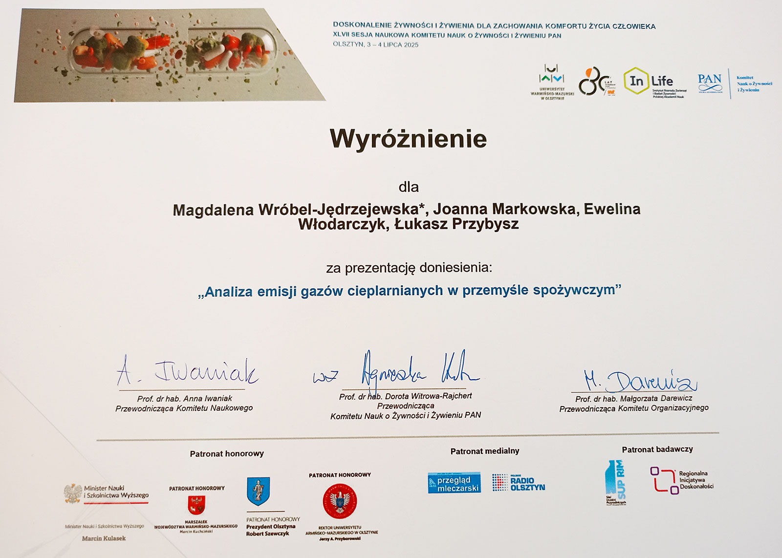002_wyroznienie_emisja_dyplom